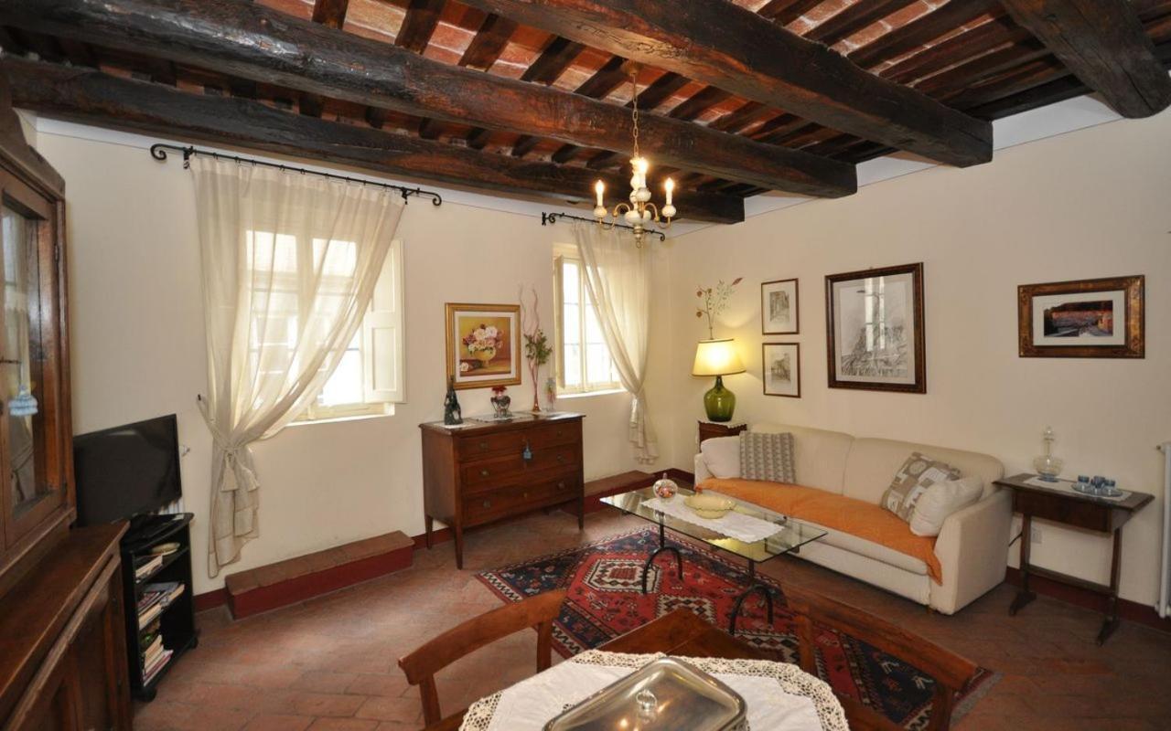 Appartamento Il Loggiato Cortona Luaran gambar